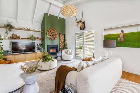 Photo of property in 25 Maxwelton Drive, Mairangi Bay, Auckland, 0630