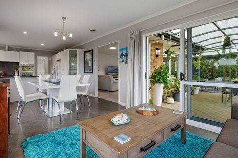 Photo of property in 90 Santa Monica Drive, Papamoa Beach, Papamoa, 3118