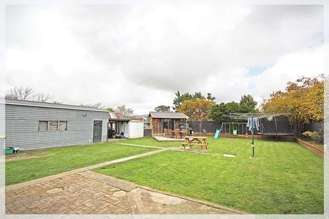 Photo of property in 28 George Street, Levin, 5510