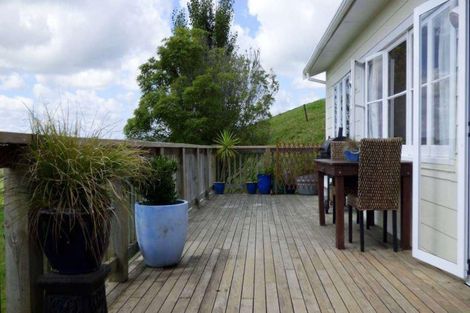 Photo of property in 25 Mapuna Road, Tangiteroria, 0381