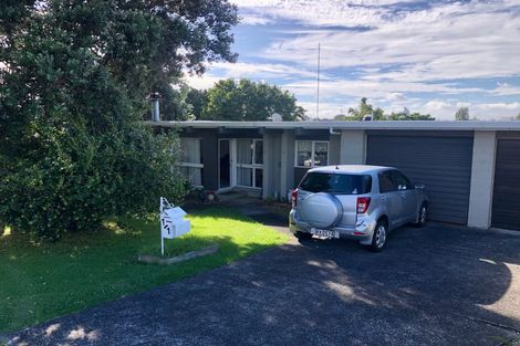 Photo of property in 1/1 Corrella Road, Belmont, Auckland, 0622