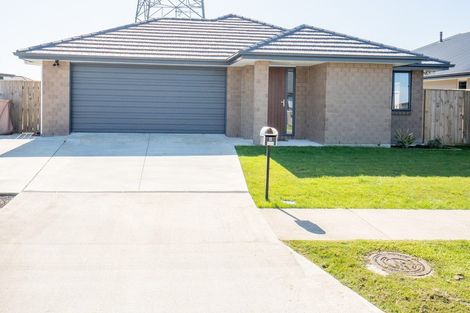 Photo of property in 8 Cyprus Place, Fitzherbert, Palmerston North, 4410