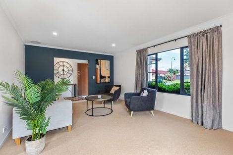 Photo of property in 9 Croftview Road, Wattle Downs, Auckland, 2103