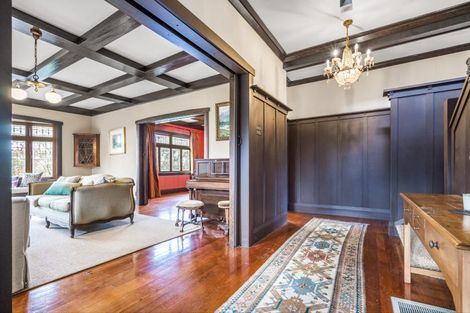 Photo of property in 1 Maungakiekie Avenue, Greenlane, Auckland, 1051