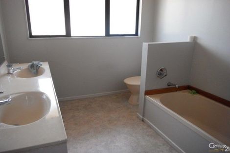 Photo of property in 3/43 Howe Street, Howick, Auckland, 2014
