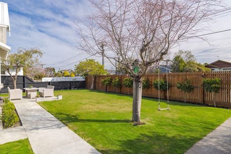 Photo of property in 40 Stapletons Road, Richmond, Christchurch, 8013