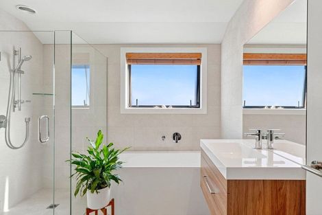 Photo of property in 23 Kereru Crescent, Wanaka, 9305