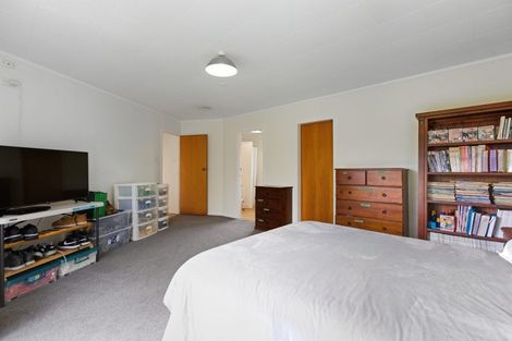 Photo of property in 20 Ngahere Street, Inglewood, 4330