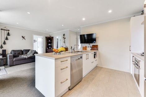 Photo of property in 32 Pragma Rise, Rototuna North, Hamilton, 3210