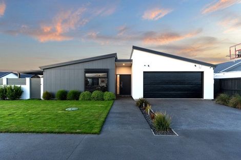 Photo of property in 31 Blue Jacket Drive, Halswell, Christchurch, 8025