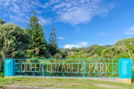 Photo of property in 27 Wellington Road, Paekakariki, 5034