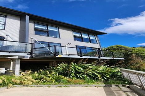Photo of property in 6 Ara Patukawenga, Tawa, Wellington, 5028