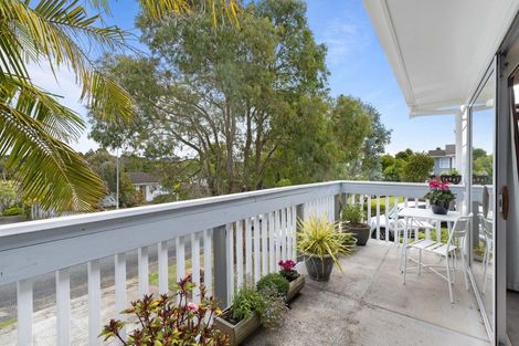 Photo of property in 6 Tamahere Drive, Glenfield, Auckland, 0629