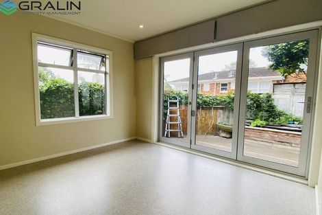 Photo of property in 1/9 Corrella Road, Belmont, Auckland, 0622