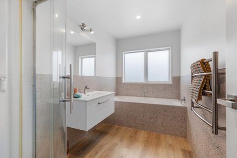 Photo of property in 5f Winiata Street, Brookfield, Tauranga, 3110