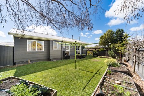 Photo of property in 97 Hillcrest Drive, Kelvin Grove, Palmerston North, 4414