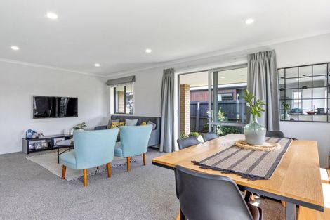 Photo of property in 33 Bradwell Crescent, Halswell, Christchurch, 8025