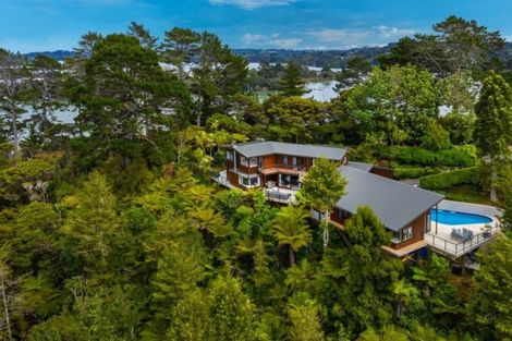 Photo of property in 42 Marae Road, Greenhithe, Auckland, 0632