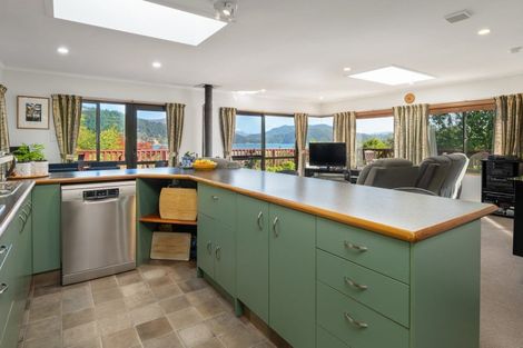 Photo of property in 5732 Kenepuru Road, Waitaria Bay, Picton, 7282