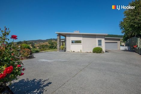 Photo of property in 21a Castle Street, Waihola, Milton, 9073