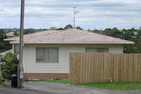 Photo of property in 36 Madigan Place, Glendene, Auckland, 0602