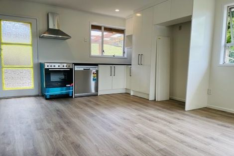 Photo of property in 31 Sequoia Place, Sunnynook, Auckland, 0620