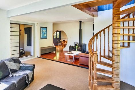 Photo of property in 30 Ferry Road, Days Bay, Lower Hutt, 5013