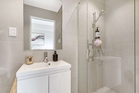 Photo of property in 12 Parenga Lane, Kumeu, 0810