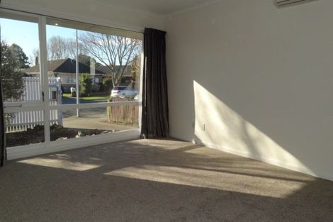 Photo of property in 2/9 Wadeley Road, Ilam, Christchurch, 8041