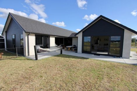 Photo of property in 3 Awatea Drive, Whitianga, 3510