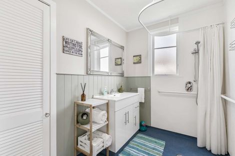 Photo of property in 30 Queen Street, Te Puke, 3119