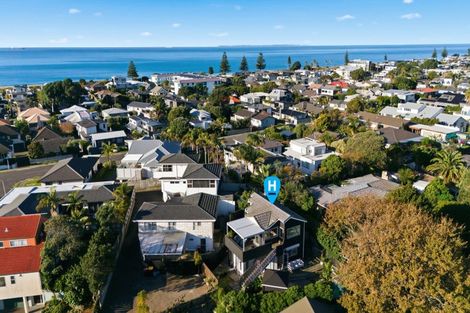 Photo of property in 30 Terrace Avenue, Mount Maunganui, 3116
