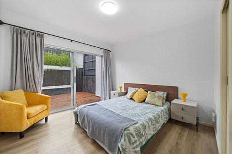 Photo of property in 68b Colwill Road, Massey, Auckland, 0614