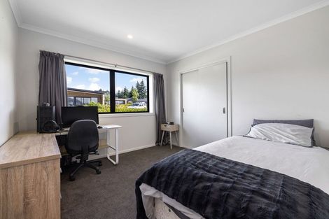 Photo of property in 12 Sawdon Street, Wanaka, 9305