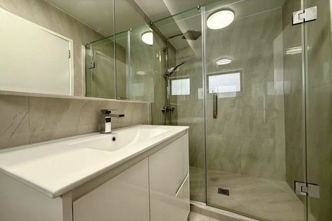 Photo of property in 4 Tawapou Close, Massey, Auckland, 0614