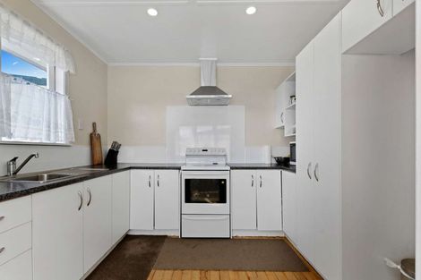 Photo of property in 11 Clyde Street, Utuhina, Rotorua, 3015