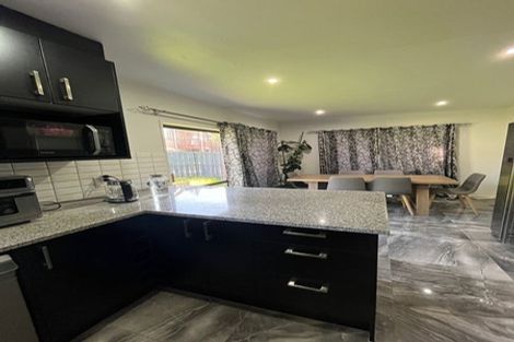 Photo of property in 6b Flamingo Court, Goodwood Heights, Auckland, 2105