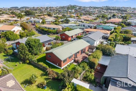 Photo of property in 3/28 Lakeside Drive, Orewa, 0931