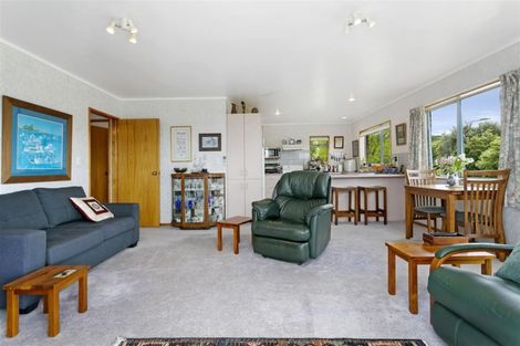 Photo of property in 19 Reeves Road, Acacia Bay, Taupo, 3330