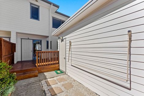 Photo of property in 4/3 Hulme Place, Henderson, Auckland, 0612