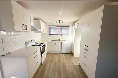Photo of property in 2/46 Granville Drive, Massey, Auckland, 0614