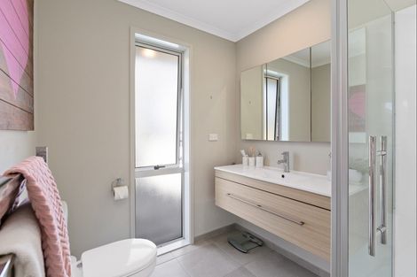 Photo of property in 43 Beachwood Drive, Hatfields Beach, Orewa, 0931