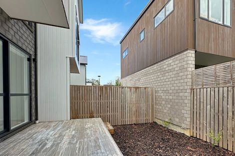 Photo of property in 140 Tiriwa Drive, Massey, Auckland, 0614