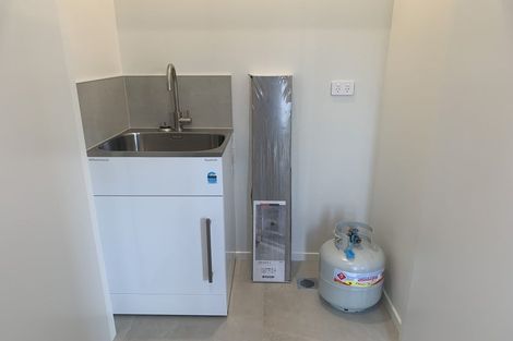 Photo of property in 6 Gosper Road, Takanini, 2112