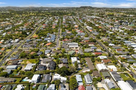 Photo of property in 1/252 Meola Road, Point Chevalier, Auckland, 1022