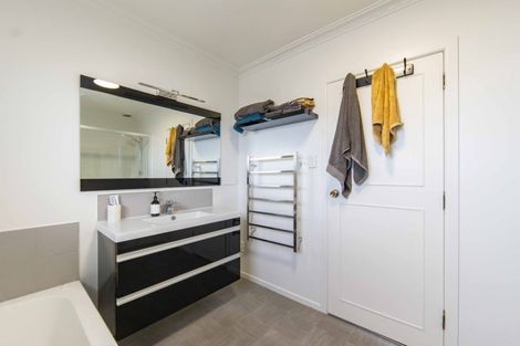 Photo of property in 12 Resthill Crescent, Glenview, Hamilton, 3206