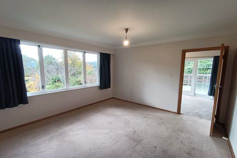 Photo of property in 136 Wyndham Road, Pinehaven, Upper Hutt, 5019