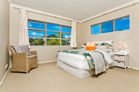 Photo of property in 7 Wye Oak Drive, Schnapper Rock, Auckland, 0632