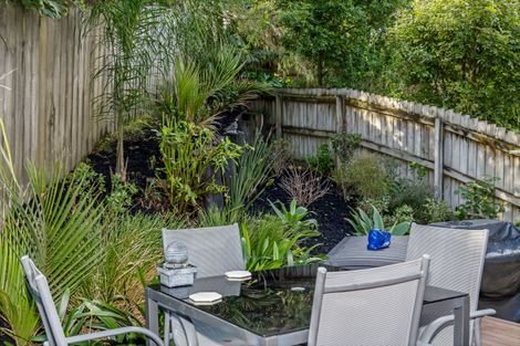 Photo of property in 18 Carento Way, Stanmore Bay, Whangaparaoa, 0932