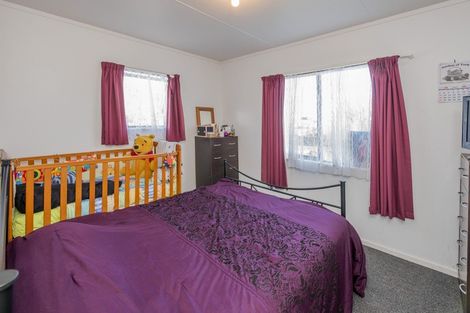 Photo of property in 15 Solway Street, Levin, 5510